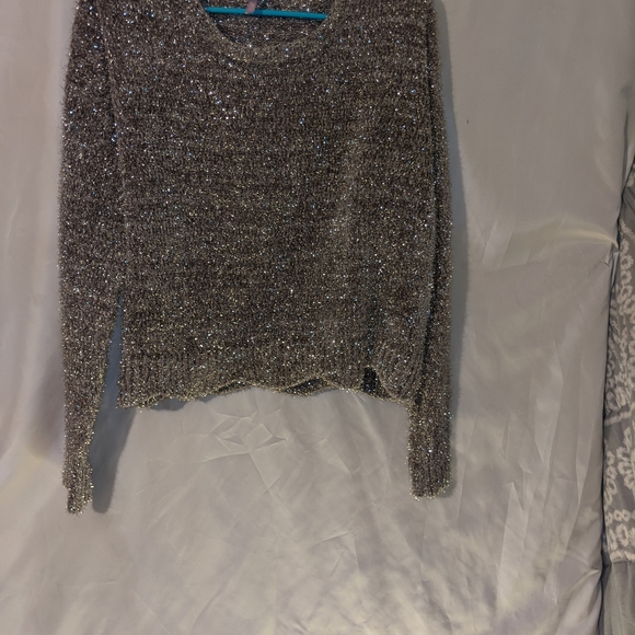 I have multiple hoodies sweaters all are for petite sp Holister American eagle - Picture 7 of 15